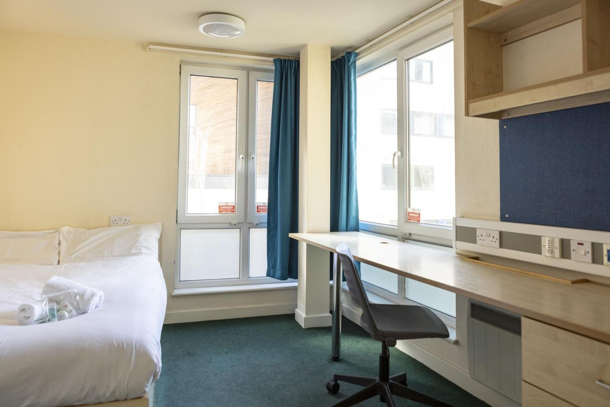 Burley Road Aparthotel Leeds  Exterior foto