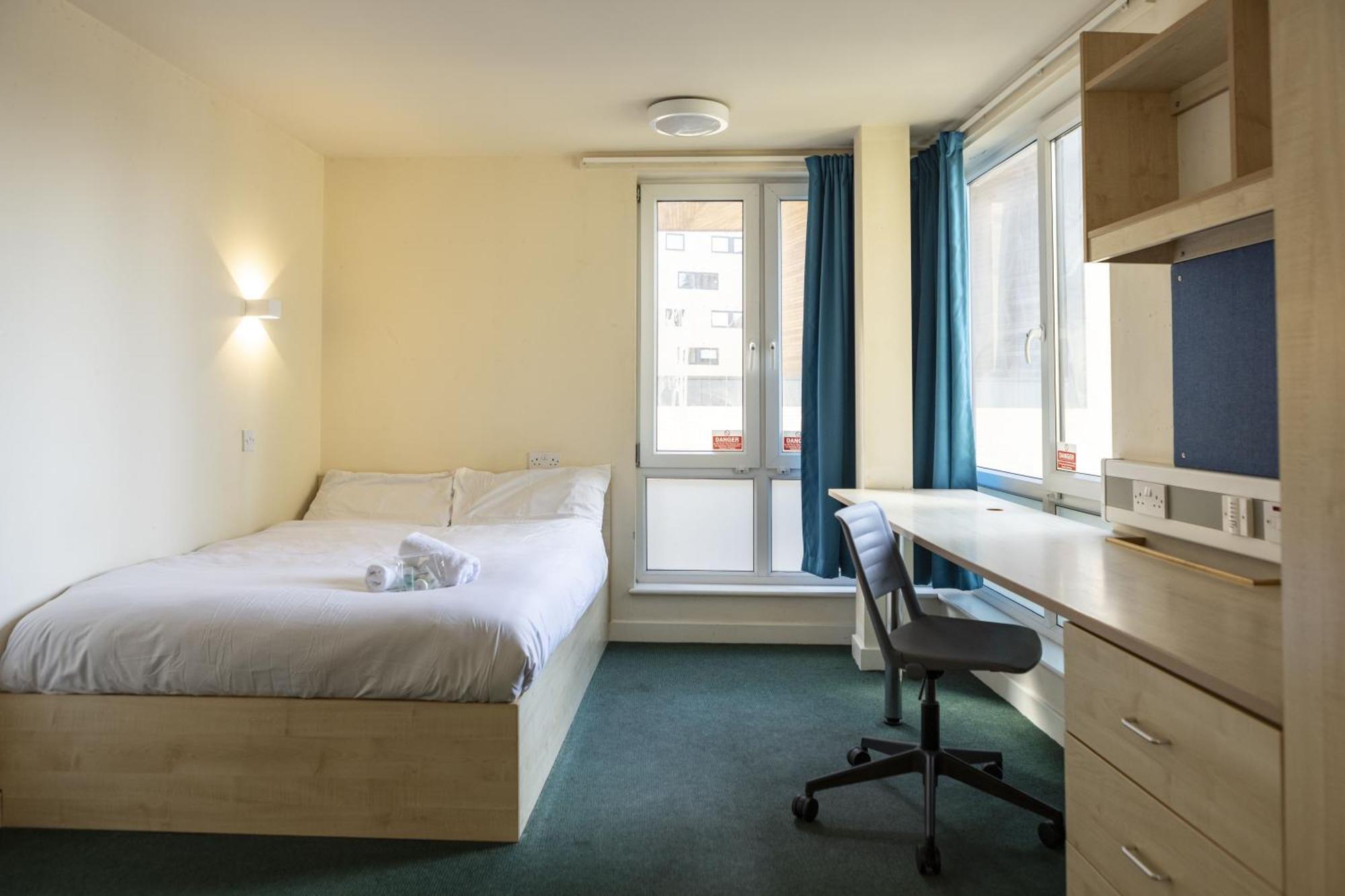 Burley Road Aparthotel Leeds  Exterior foto